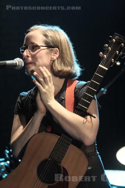 LAURA VEIRS - 2007-04-24 - PARIS - La Maroquinerie - 